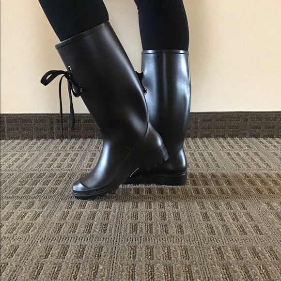 Capelli of New York Shoes - Capelli Ladies size 8 black rain boots
